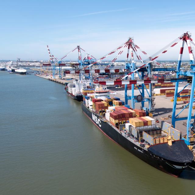 port-aerien-conteneurs-franck-badaire.jpg