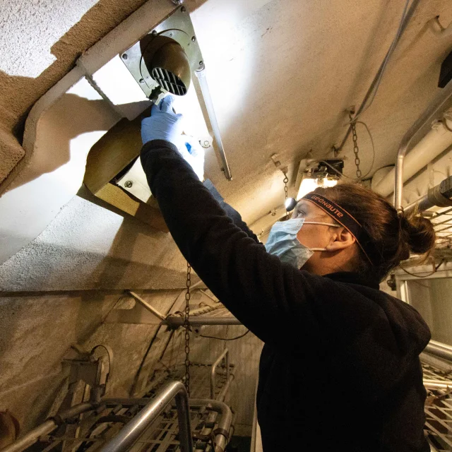 Chantier Restauration Sous Marin Espadon restaurateur intérieur