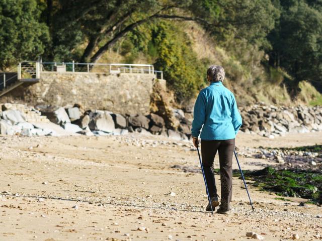 Marche nordique sur la Plage de Bonne Anse