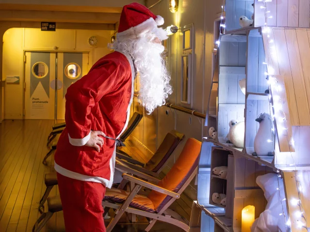 Père Noël et les sapins d'Escal'Atlantic