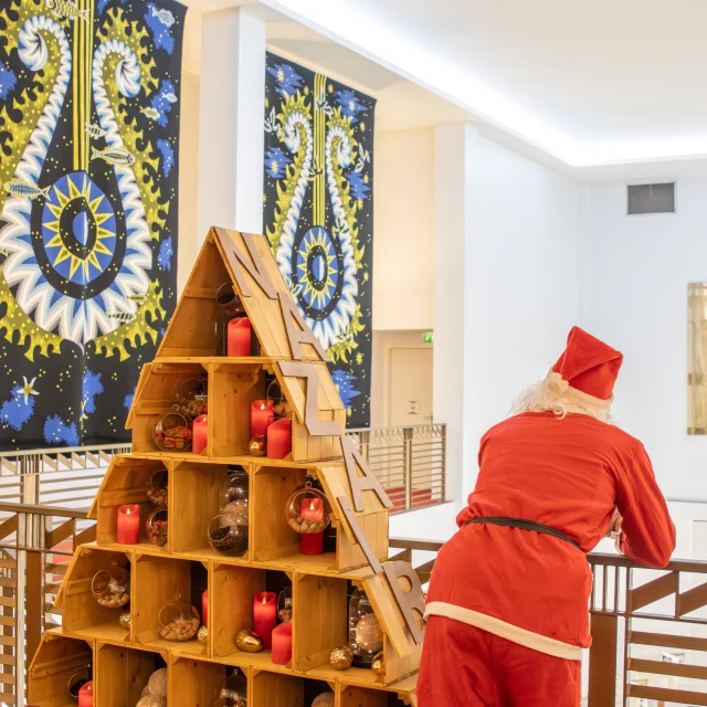 Père Noël et les sapins d'Escal'Atlantic